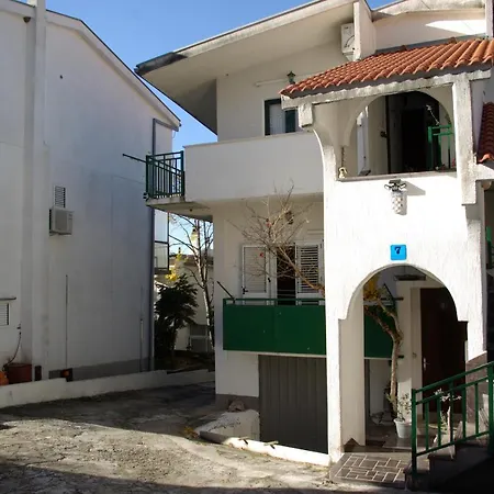 Tia Homestay
