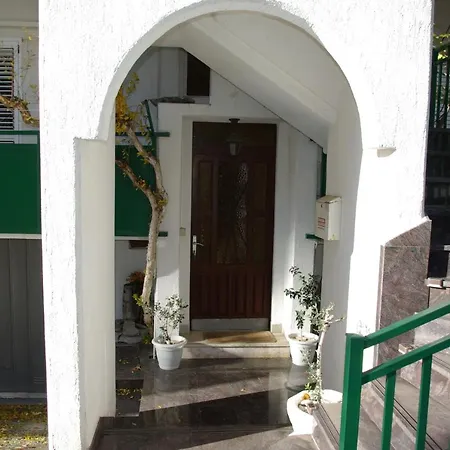 Homestay Tia *