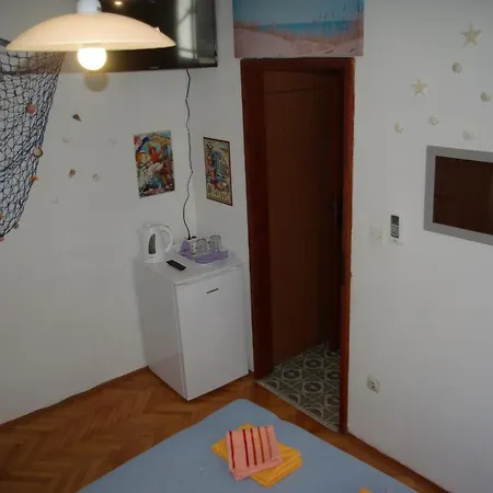 Tia Baska Voda