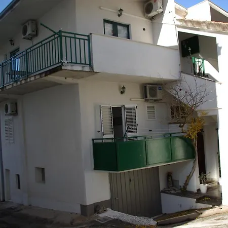 Tia Baska Voda