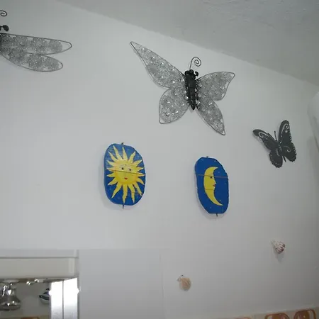 Tia Homestay *