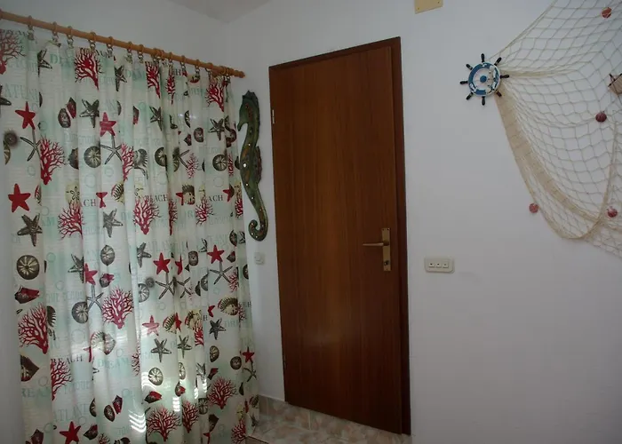 Tia Quarto em Acomodações Particulares Baška Voda